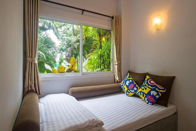 디럭스 트리플 룸, The Fong Krabi Resort