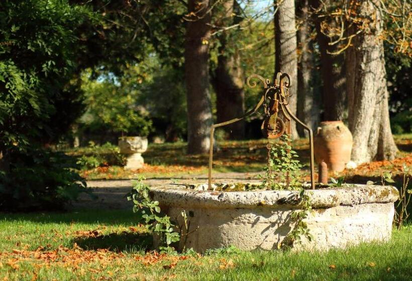Вилла с 1 спальней и бассейном, Maison De Maître Avec Grand Parc Arboré Clos De Murs