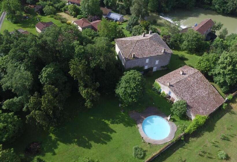 Вилла с 1 спальней и бассейном, Maison De Maître Avec Grand Parc Arboré Clos De Murs