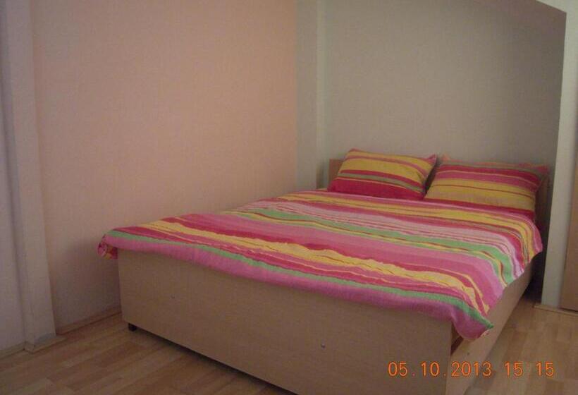 اتاق استاندارد یک نفره, Lile Pestani Accommodation