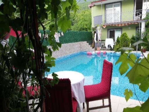اتاق استاندارد سه تخته با بالکن, Lile Pestani Accommodation
