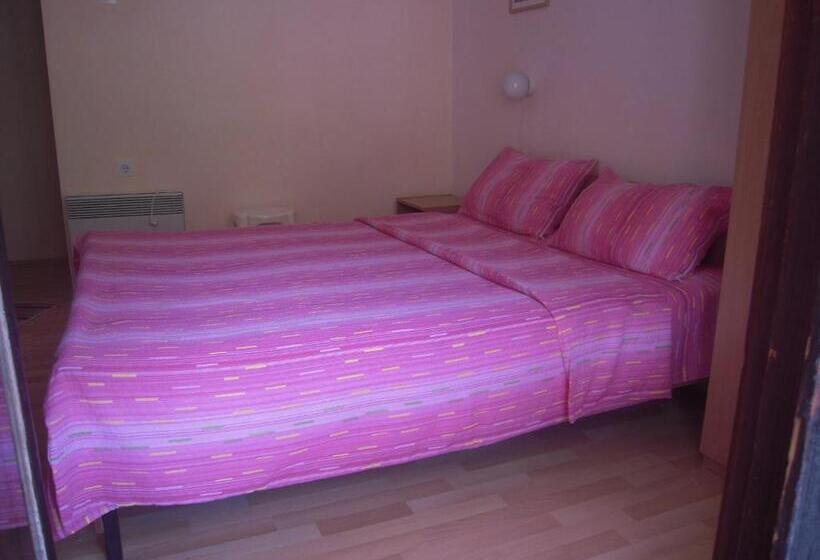 سوئیت جونیور با چشم‌انداز باغ, Lile Pestani Accommodation