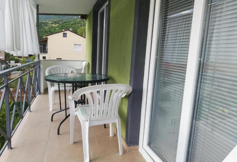 ویلای استاندارد با چشم‌انداز باغ, Lile Pestani Accommodation