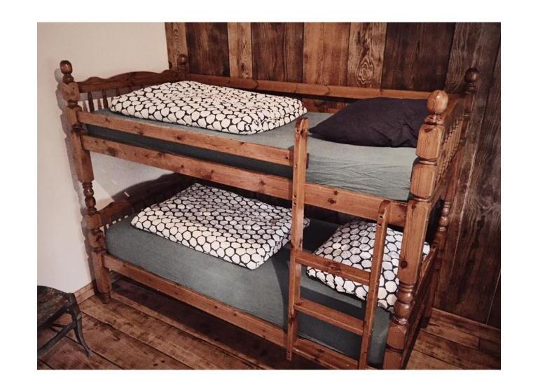 Четырехместный номер эконом класса с общей ванной комнатой, Carwyns Surf House