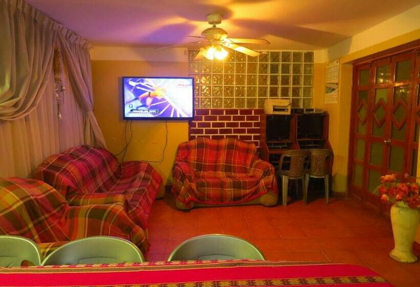 اتاق استاندارد چهار تخته, Nery Lodging
