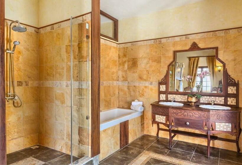 اتاق لوکس با چشم‌انداز دریا, The Maji Beach Boutique