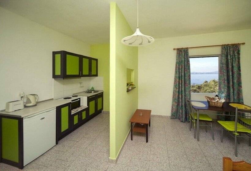Студия Стандарт, Crystal Blue Hotel, Barbati