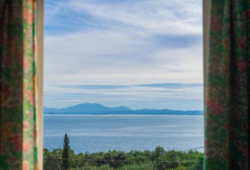 Студия Стандарт, Crystal Blue Hotel, Barbati