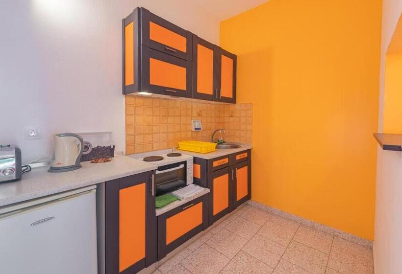 Студия Стандарт, Crystal Blue Hotel, Barbati
