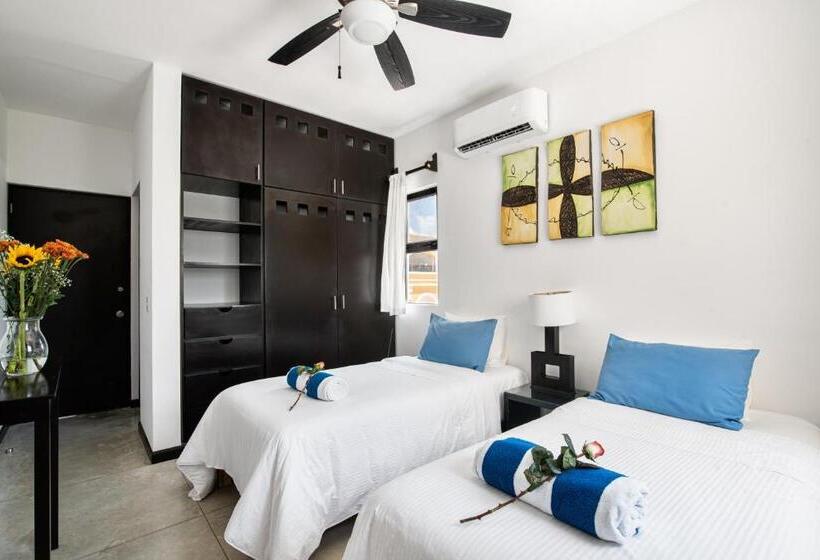 Апартаменты 2 Спальни Вид на Море, Vela S Condos Ocean Front