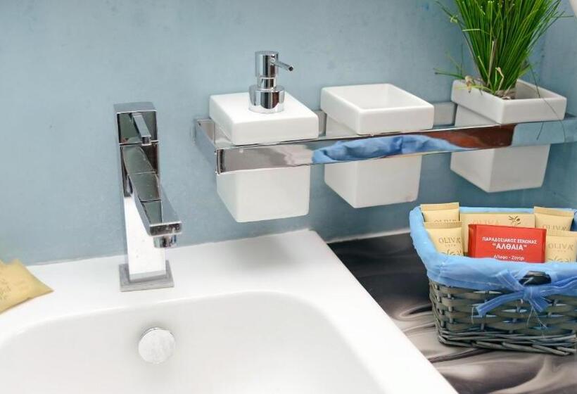 Полулюкс Одноместный с Террасой, Dilofo Hotel Luxury Suites