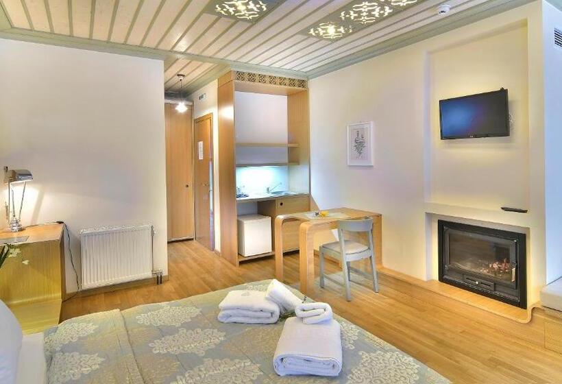 Полулюкс, Dilofo Hotel Luxury Suites