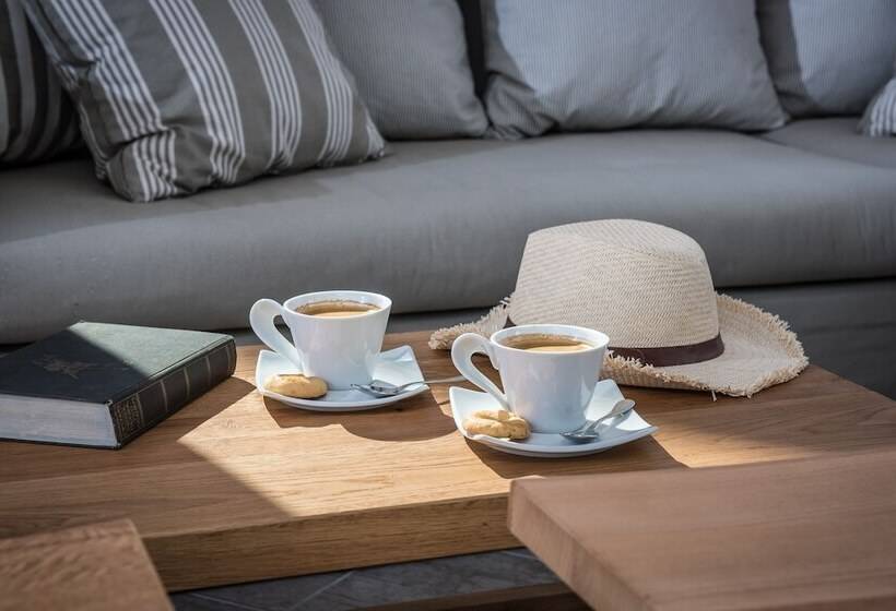 스위트 킹사이즈 침대, Omiros Boutique Hotel   Adults Only