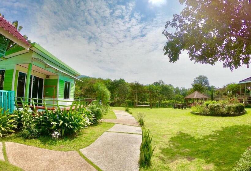 발코니 디럭스 룸, Revolution Hostel Pai