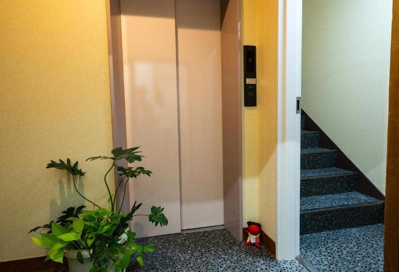 Семейный Номер Совместный Санузел, Guest House Ouka