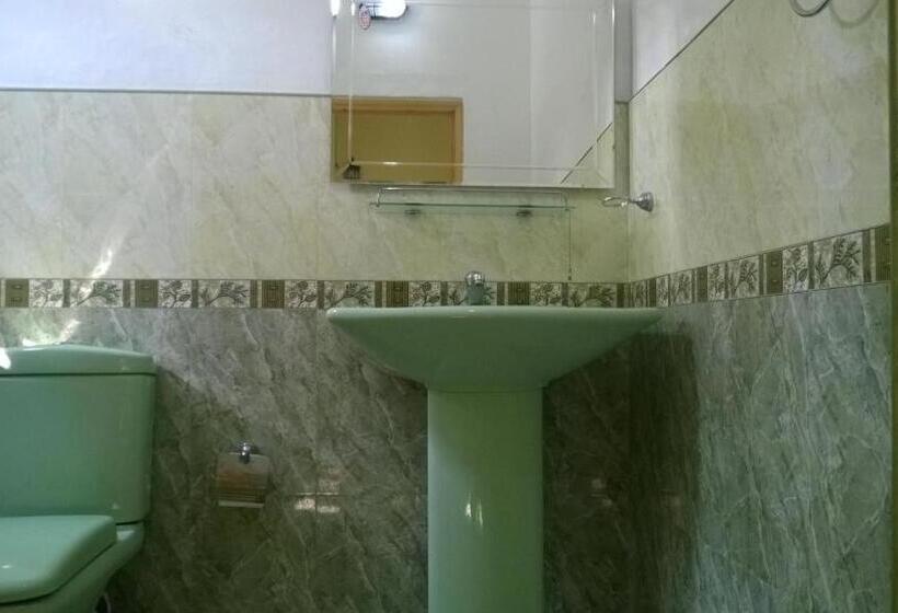 اتاق اکونومی, Sigiri Holiday Inn