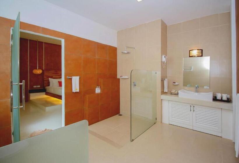 Полулюкс, Summer Luxury Beach Resort & Spa