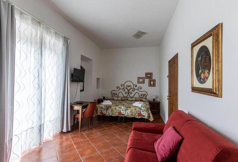 Трехместный Номер Стандарт Вид на Сад, La Locanda Di Adele  Il Giardinetto B&b