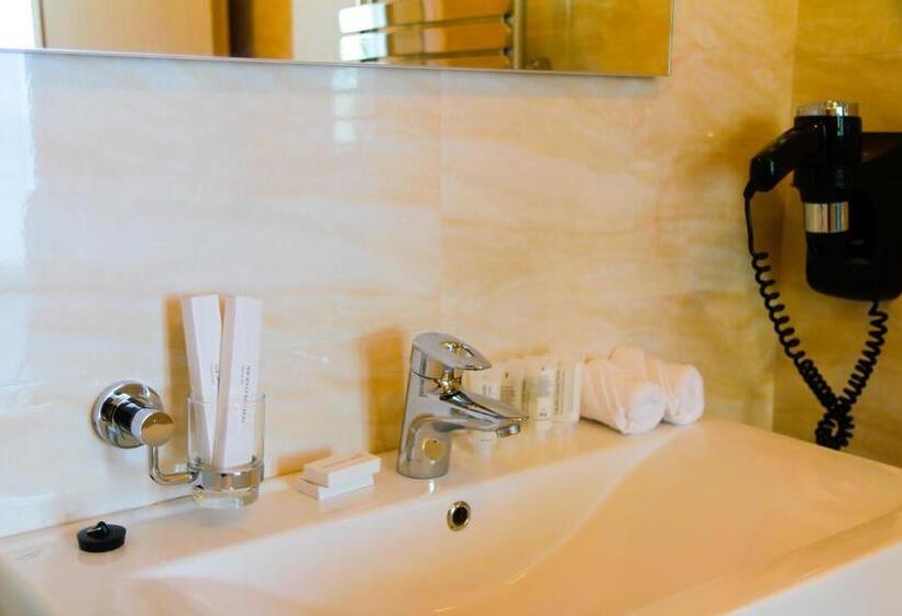 سوییت خانوادگی, Boutique Hotel Portofino