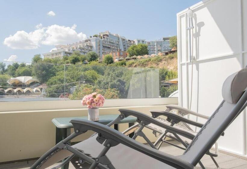 اتاق سوپریور با چشم‌انداز شهر, Boutique Hotel Portofino