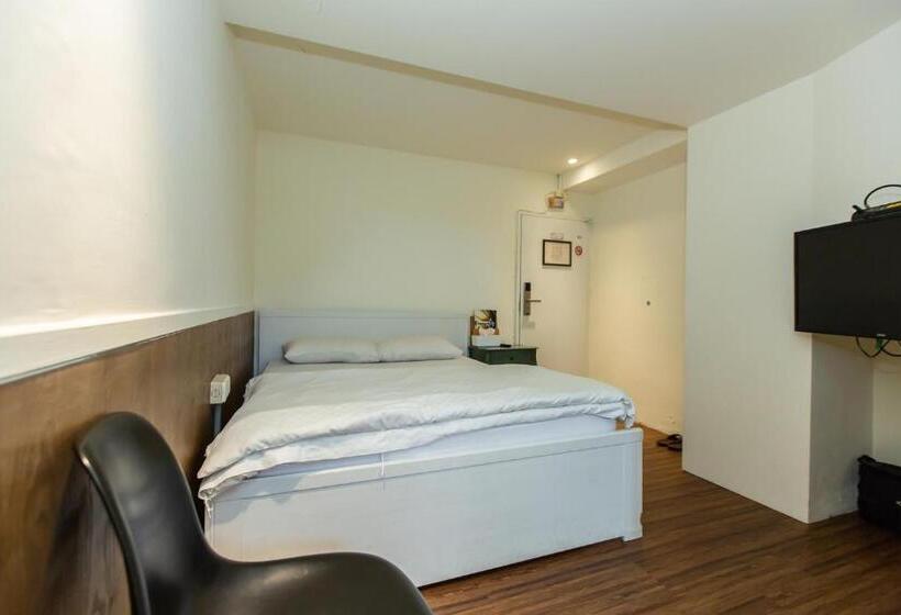 اتاق راحتی, Mr. Lobster’s Secret Den Design Hostel