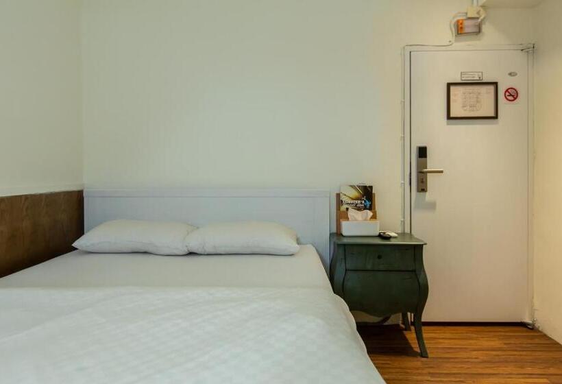 اتاق راحتی, Mr. Lobster’s Secret Den Design Hostel