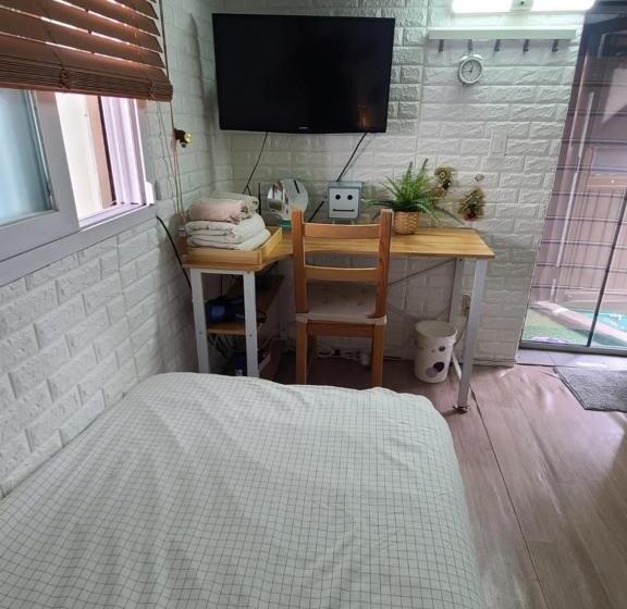 经济房, Apple Tree Guesthouse