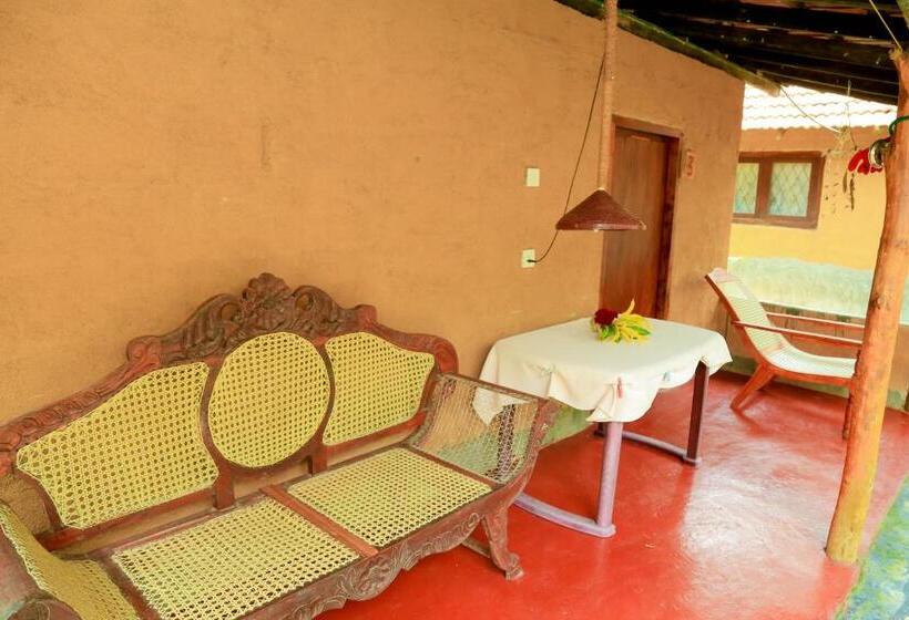 经济房, Natural Cabanas