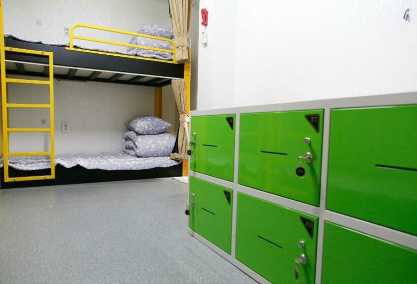 ルームシェアのワンベッド, Dream Guesthouse