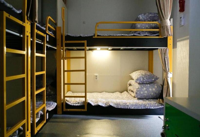 ルームシェアのワンベッド, Dream Guesthouse