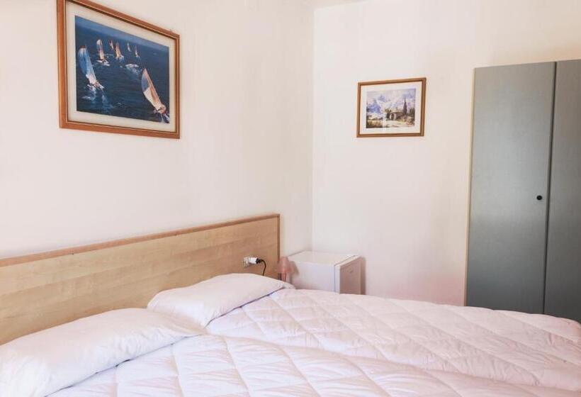Номер Стандарт Вид на Озеро, Surf Hotel Pier   Montagnoli Group