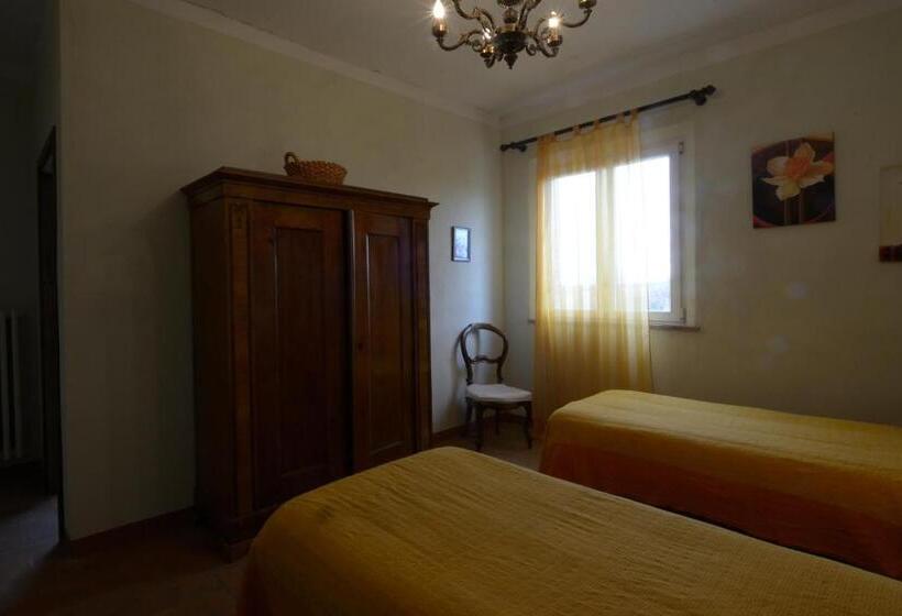 침실 4개 아파트, Agriturismi Farina