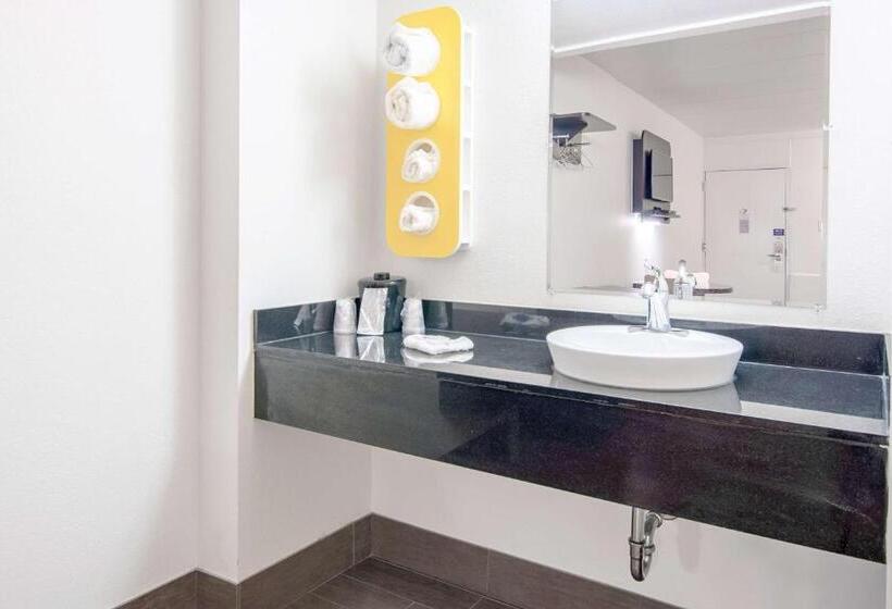 Номер Deluxe Кровать Кинг, Motel 6 Glassboro, Nj   Rowan University