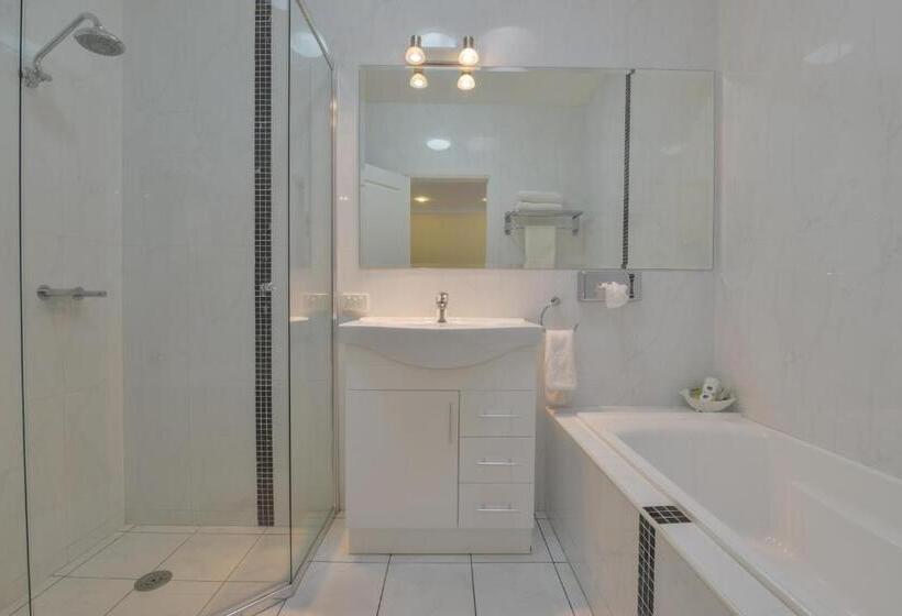 Апартаменты 2 Спальни, Cadman Motor Inn And Apartments