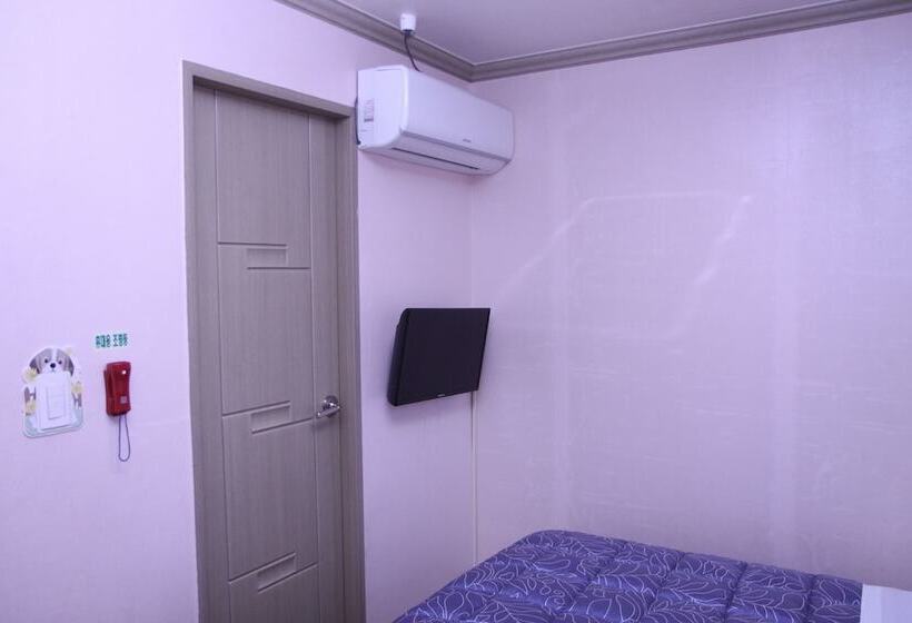 Номер Стандарт, Hostel Dahyun