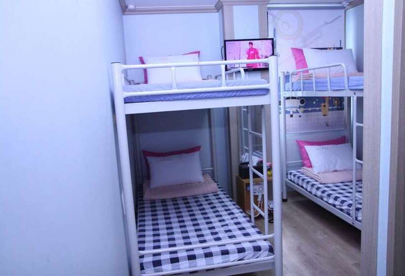 Четырехместный Номер Стандарт, Hostel Dahyun
