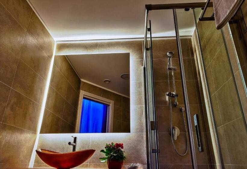 اتاق سوپریور, Angioino & Spa