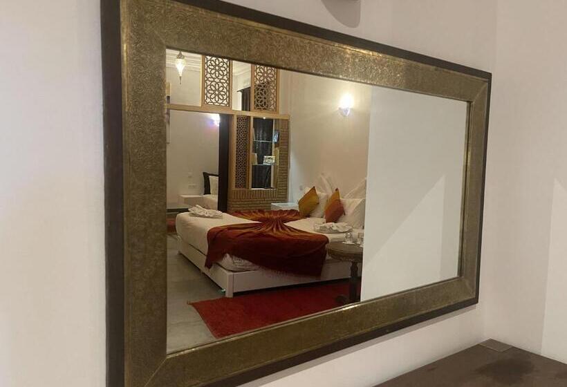 Standard Triple Room, Riad Samarine