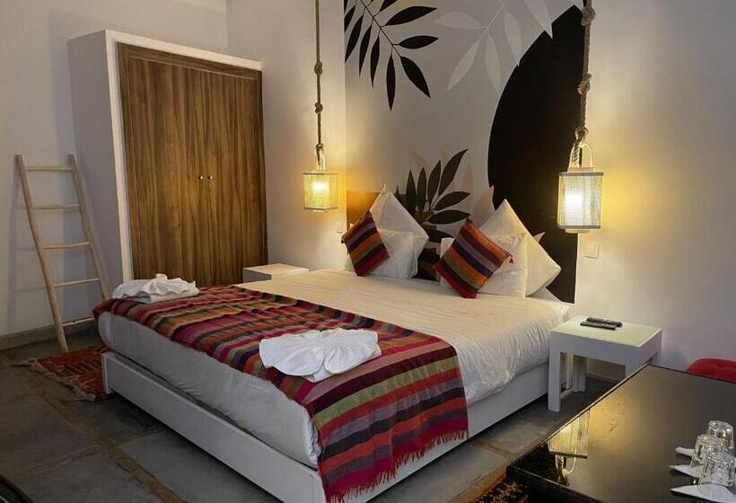 Standard Triple Room, Riad Samarine