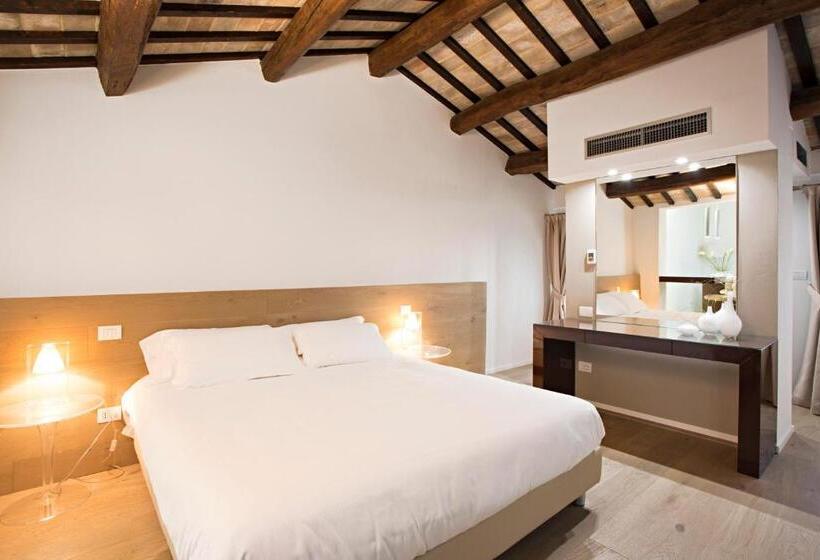 سوئیت با وان آب گرم, Borgoleoni 18  Room And Breakfast