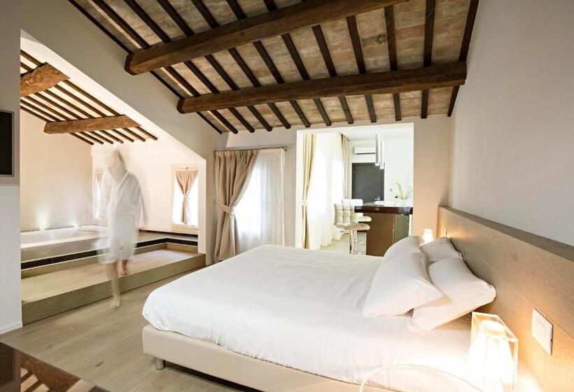 سوئیت با وان آب گرم, Borgoleoni 18  Room And Breakfast