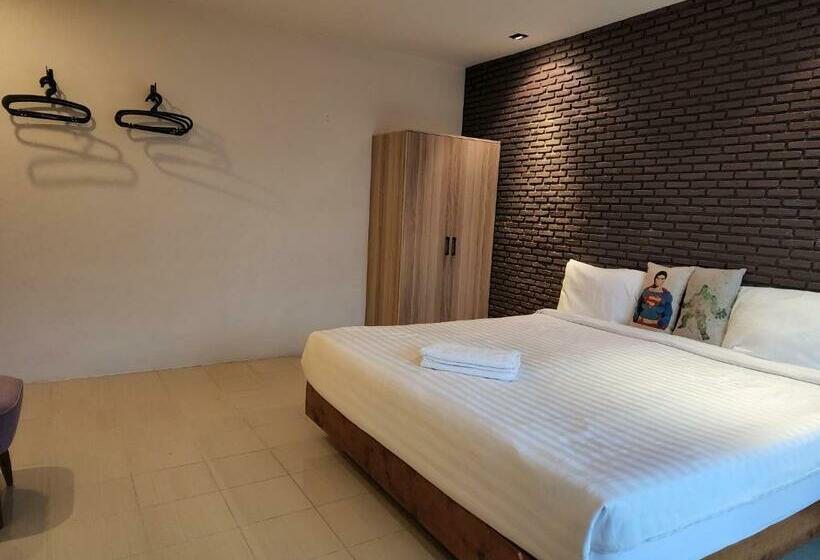 수피리어 룸, Dfeel House