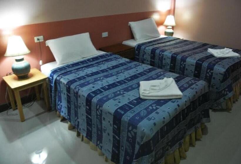 Номер Стандарт Трехместный, Silla Patong Hostel