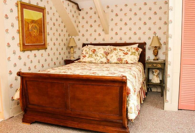 Номер Стандарт Вид на Бассейн, The Nutmeg Inn