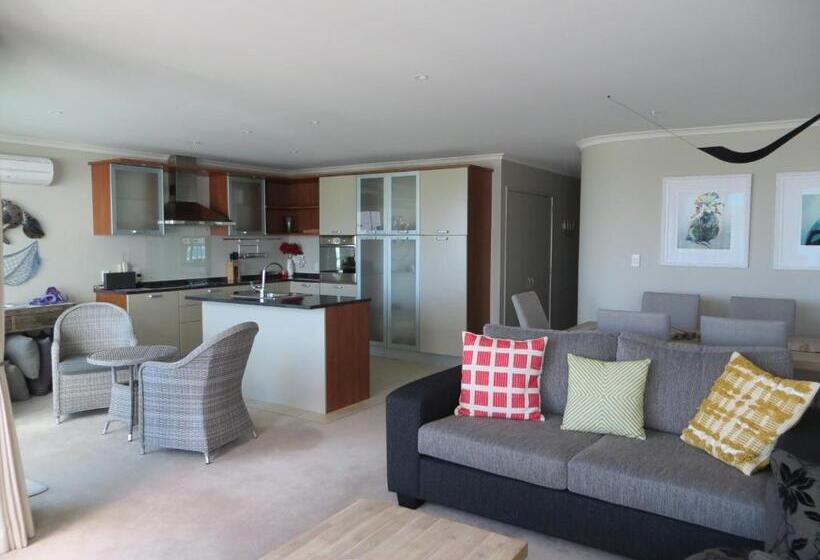 Апартаменты 1 Спальня Вид на Бассейн, Cutterscove Resort Apartments