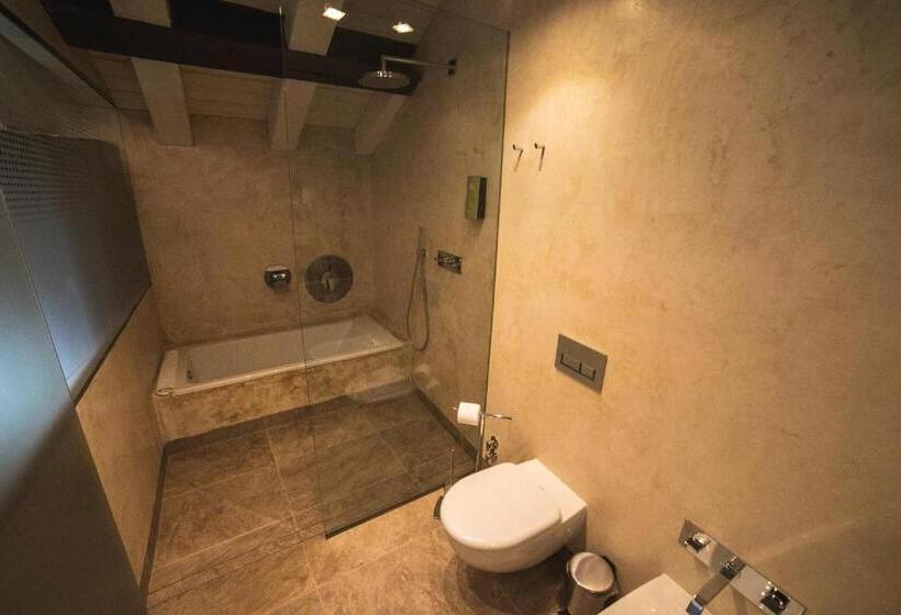 سوییت, Boutique Patio Del Posadero