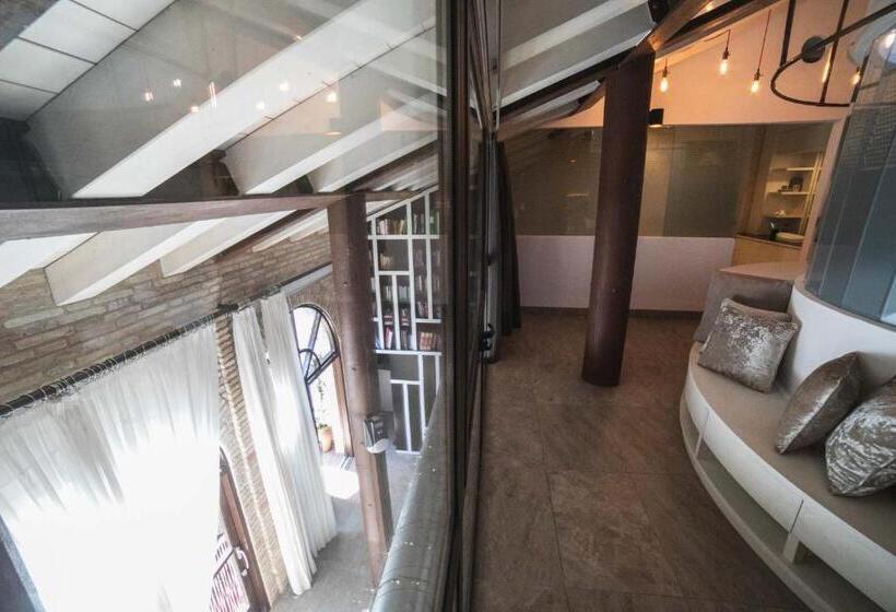 سوییت, Boutique Patio Del Posadero