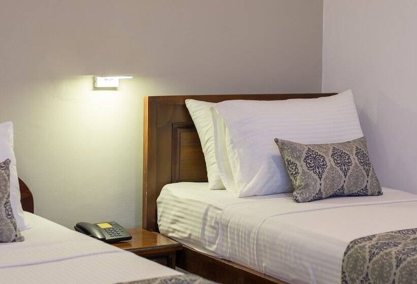 Deluxe Kolmen Hengen Huone, Ceyloni Panorama Resort