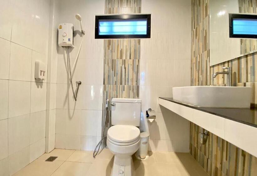 استودیوی سوپریور, Pensiri House   Sha Extra Plus