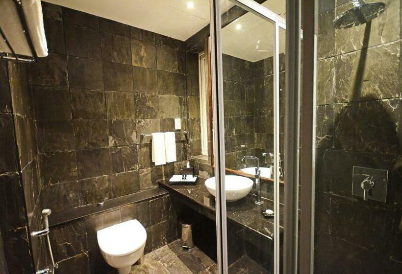 Люкс Повышенной Комфортности, Ocean Edge Suites & Hotel Colombo
